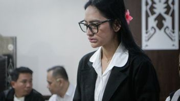 Il a été révélé au cours du procès que Misri avait reçu 35 millions de roupies de Kompol Yogi