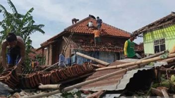 BPBD كاراوانغ: 100 منزل تضررت من الأعاصير