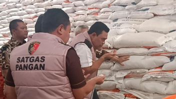 The National Police Food Task Force Ensures 'Flood' Rice In Traditional And Modern Markets