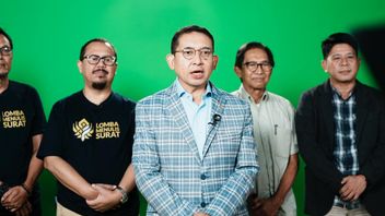 34000 封信件寄来，文化部长法德利·佐恩 (Fadli Zon) 确定了 2025 年写作比赛的获胜者