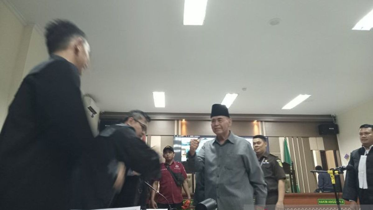 Complaining About His Painful Hand, Panji Gumilang Proposes Suspension Of Detention
