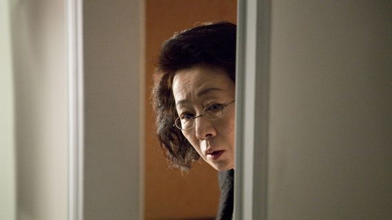 Namanya Sempat Tenggelam, Aktris Terbaik Oscar 2021 Youn Yuh Jung Kembali Dikenal Berkat Film Dewasa <i>The Housemaid</i>