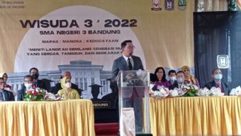 Attending His Daughter's Graduation, Ridwan Kamil Admits He's Not Sad After Eril's Departure
