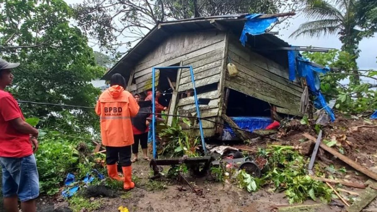 悪天候に見舞われた西スマトラ島、アガムの地すべりで2人が死亡