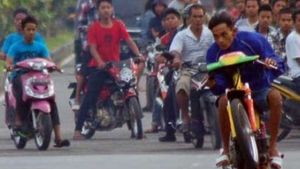 Gagalkan Balapan Liar, Polisi Ditabrak Pembalap di Makassar