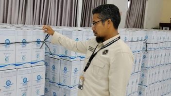 ハッジシーズンはまだ終わっていないザムザムの水がバンダアチェに到着しました