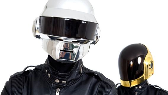 إلى جانب Daft Punk ، انها الموسيقيين الذين لا تظهر وجوه حقيقية على خشبة المسرح