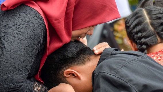خطاب عيد الفطر باللغة السوندية للأب والأم