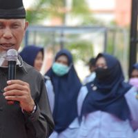 Viral Ibu-ibu Marahi Wali Kota Padang Gara-gara Dagang di Trotoar