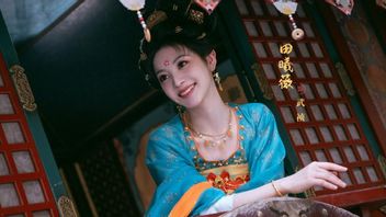 Sinopsis Drama China <i>Moonlit Reunion</i>: Tian Xi Wei dan Xu Kai dalam Satu Drama