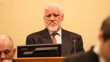 波斯尼亚穆斯林杀手斯洛博丹·普拉利亚克在国际法院听证会上死于氰化物