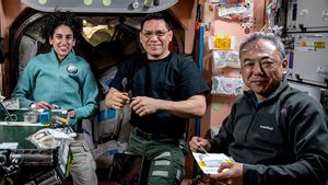Astronot NASA Asal Amerika Pecahkan Rekor Terlama di Ruang Angkasa