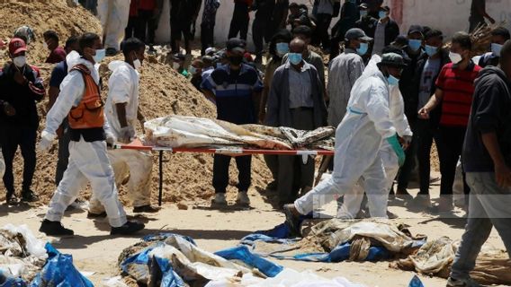 ナセル・ガザ病院の集団墓地にある20人の遺体が、生きたまま埋葬されたとされる