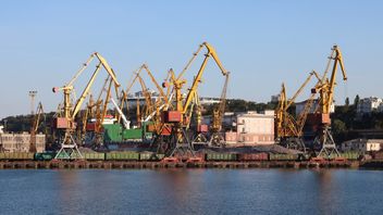 Presiden Zelensky Kecam Serangan Terhadap Fasilitas Ekspor Biji-bijian, Rusia Peringatkan Pelayaran di Laut Hitam Mulai Hari Ini