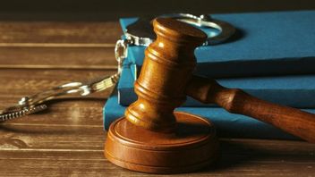 腐败决定Indofarma前老板被认为是错误的，这是UII FH教授的建议