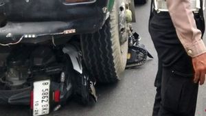 Tak Ada yang Mengalah, Motor vs Truk Adu Kecepatan di Ruas Jalan Daan Mogot