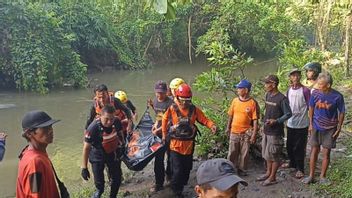 Teenagers In Bantul Slipped In The Conteng River And Found Dead