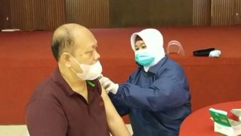 La Municipalité De Tasikmalaya Fournit Le Vaccin COVID-19 à Des Centaines De Chinois âgés