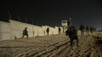 ガザとエジプトの国境の主要道路の支配者:イスラエル軍は20のトンネルとロケットランチャーを見つけたと主張している