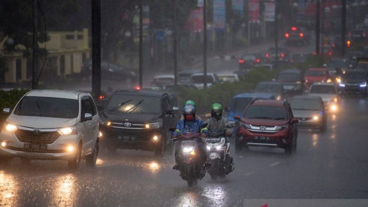 BMKG：南苏门答腊岛预计降雨中度至重度