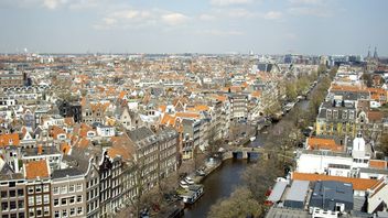 암스테르담, 시민 청원에 따라 관광객 제한을 위한 새로운 호텔 건설 허가 발급 중단