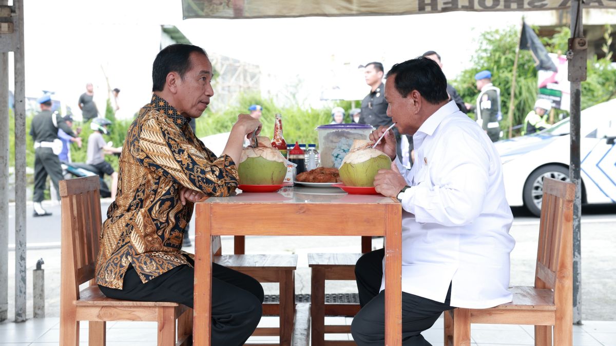 Jokowi-Prabowo mangeait de Bakso Bareng considéré comme menaçant Anies et Ganjar