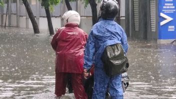 Ratusan Personel SDA Diturunkan Atasi Banjir di Sejumlah Titik di Jakarta Pusat
