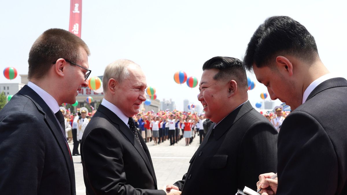 ar - Kim Jong Un a promis de renforcer les relations militaires avec la Russie