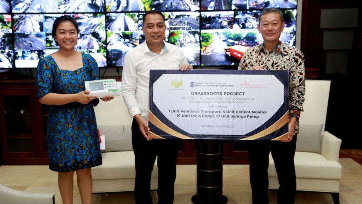 Japanese Government Assists With COVID-19 Handling Medical Devices In Surabaya