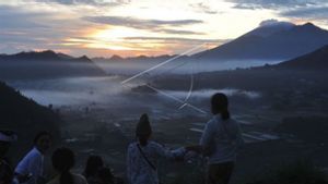 Dikabarkan Banyak Retakan Tanah, Pendaki Diimbau Tak Mendaki Gunung Abang Kintamani Bali