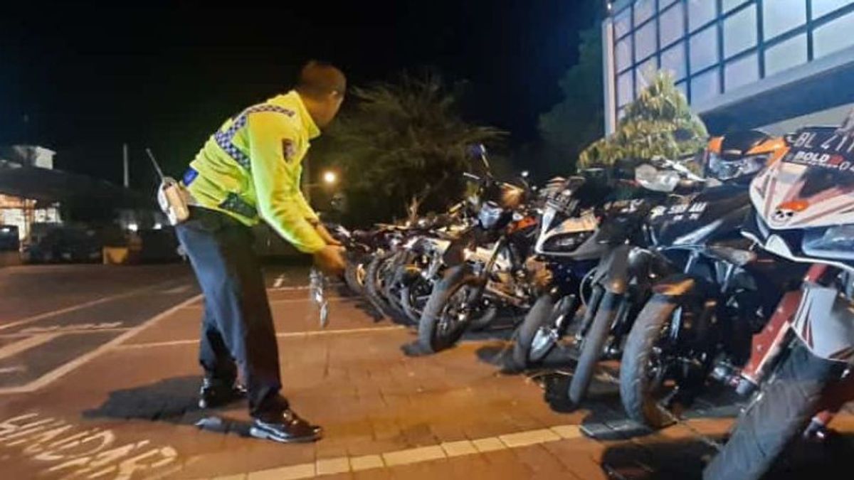 在斋月期间，班达亚齐警方确保53辆摩托车的安全