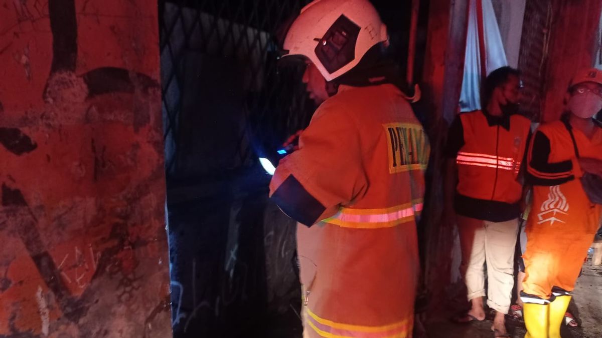 Baru Tiga Hari Puasa, Bengkel Mebel di Duren Sawit Terbakar Gara-gara Bocah Main Petasan 