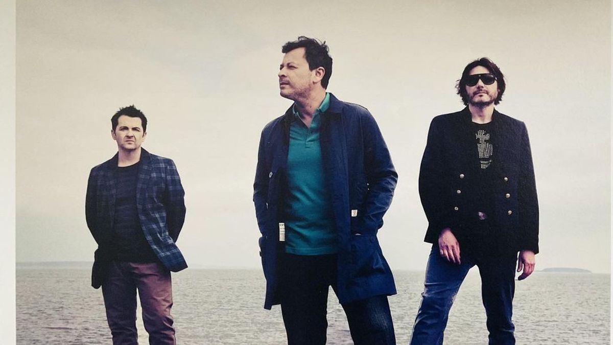 Manic Street Preachers Rayakan 20 Tahun Album Lifeblood