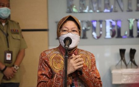 Petinju Ellyas Pical Dapat Penghargaan Lansia Berprestasi dari Menteri Risma