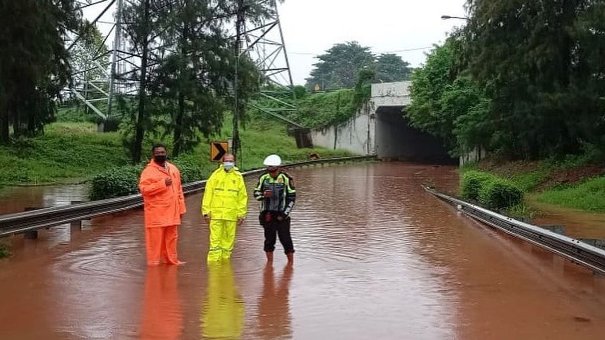 Kolong Tol Cawang Banjir, Arus Lalu Lintas Dialihkan