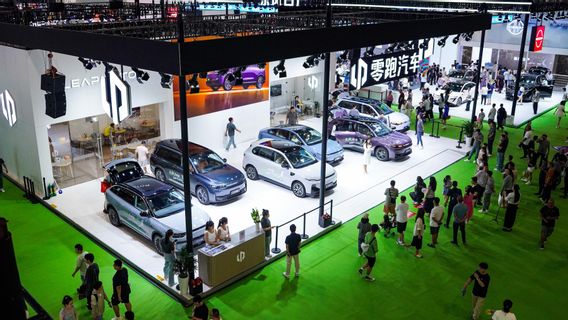 China's Automotive Industry Caught In Crisis Due To Excess Production And Price War