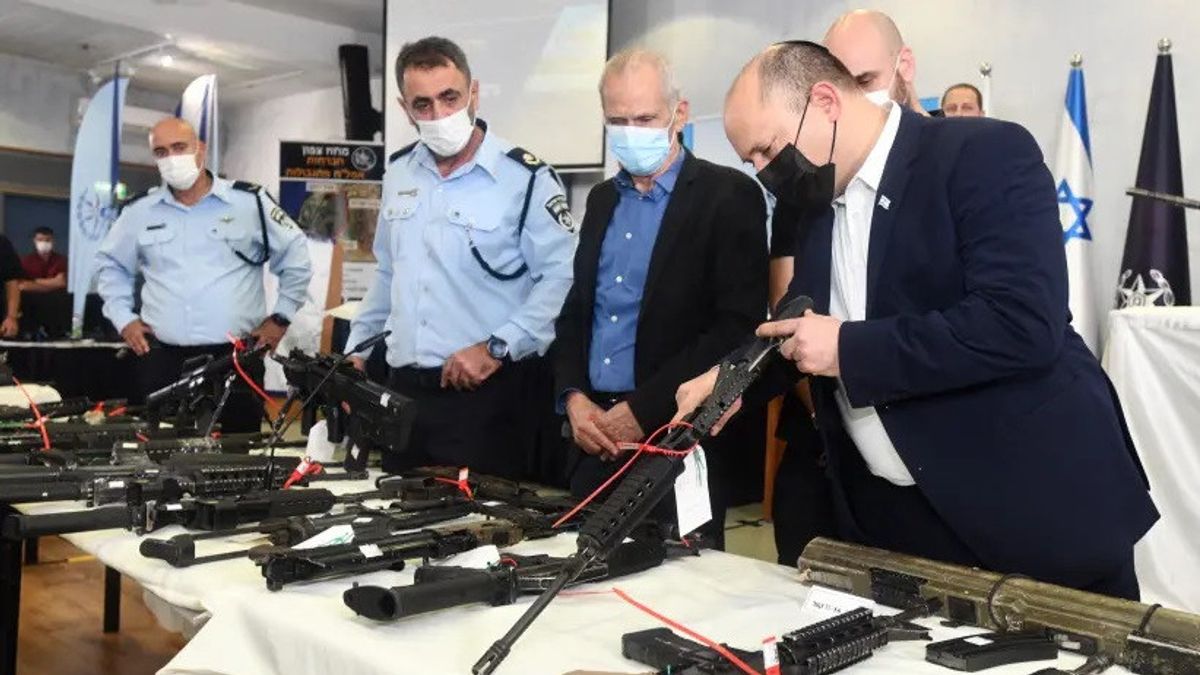 Israël Révèle Le Plus Grand Commerce Illégal D’armes: Saisit Des Dizaines De Fusils, Des Dizaines De Pistolets à Des Mitrailleuses