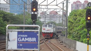 マンガライ駅は長距離列車を提供し、ガンビールはKRLの乗客を乗ったり降ろしたりするために機能しています