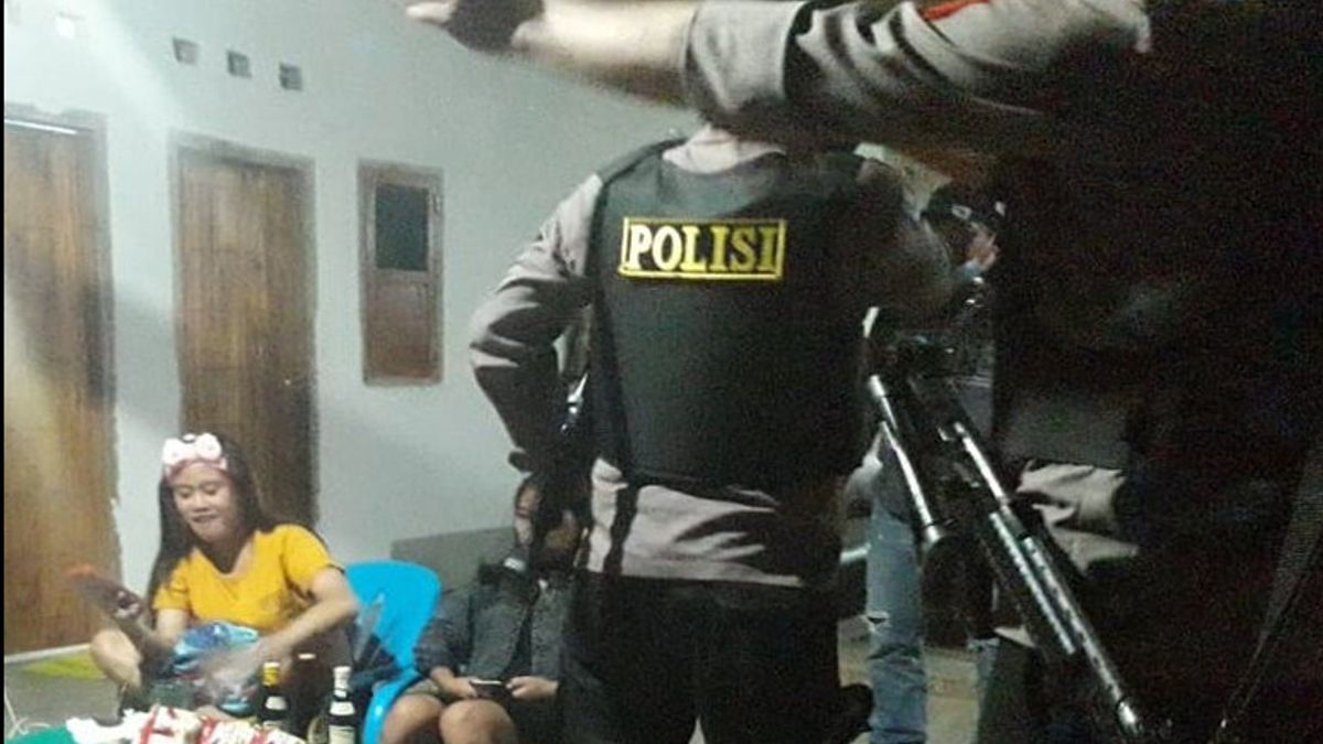 Razia Warung Is Dimly Lit, Mesuji Police Secure Dozens Of Visitors