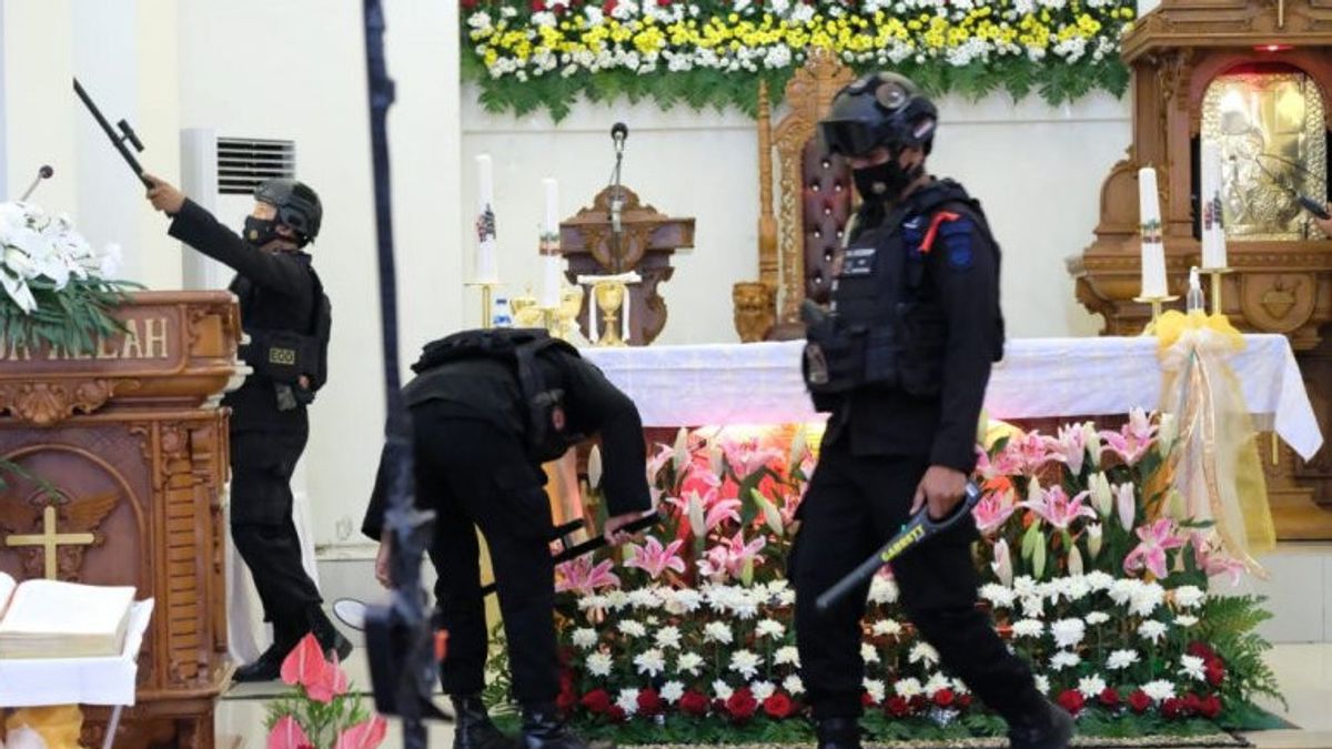 Anticipating Terrorism, Several Churches In Ternate Are Sterilized