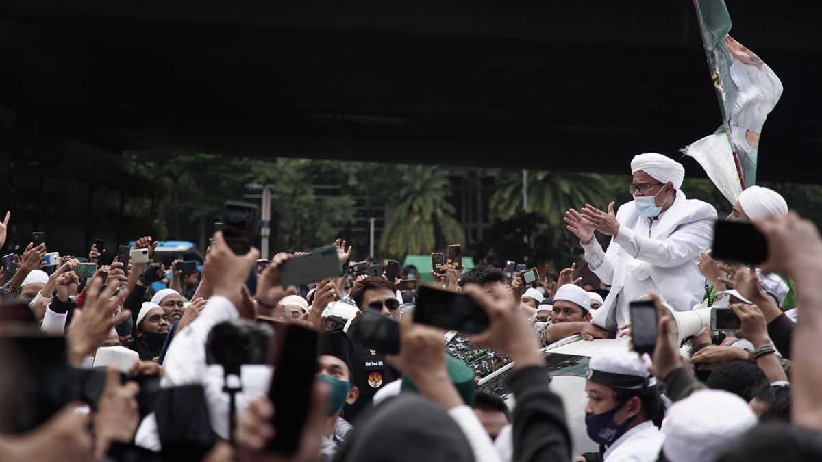 我们是Rizieq Shihab追随者的群众中的一员，回答为什么他们如此忠诚