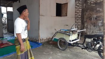 The Story Of A Pedicab Driver Riding Hajj