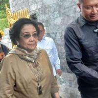 Megawati Ziarah ke Makam Bung Karno