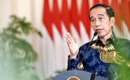 Jelang 10 Tahun Menjabat, Jokowi: Elektrifikasi RI Capai 99 Persen dan Internet 79 Persen