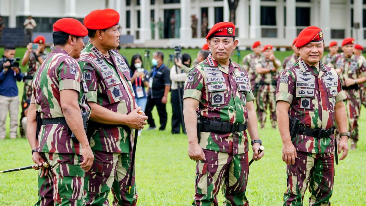 “我的血是TNI”，警察局长Listyo Sigit在Kopassus面前说