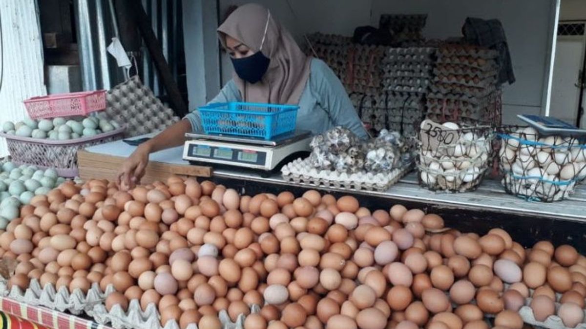 Ahead Of Christmas And New Year, The Price Of Chicken Eggs At The Baturaja OKU Market In South Sumatra Increases By Rp. 7,000 Per Kilogram
