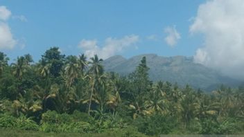 Hari Ini Badan Geologi Turunkan Status Gunung Awu jadi Waspada