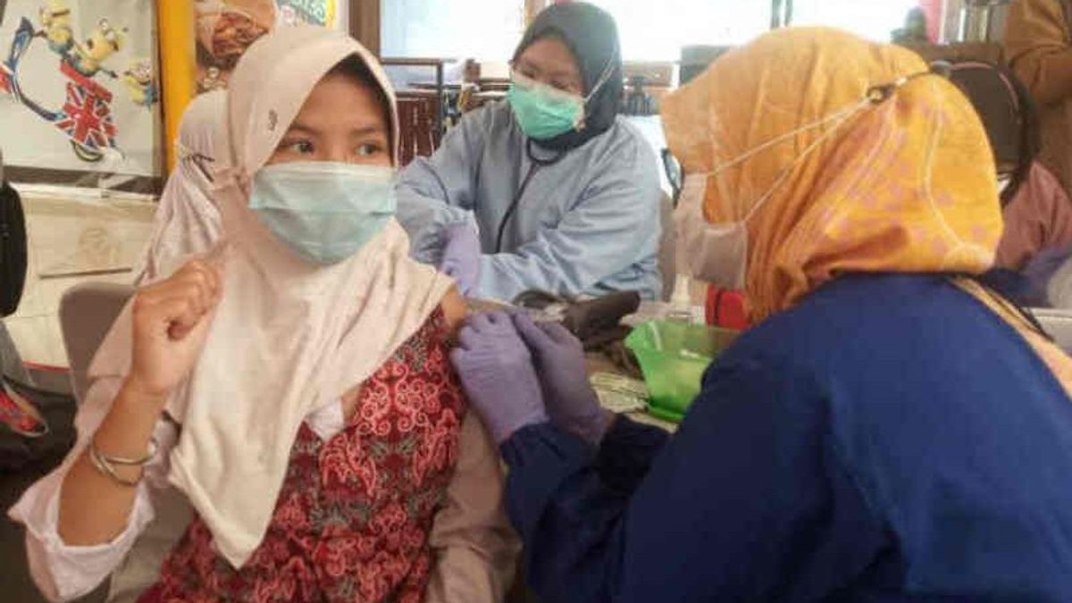 Vaksinasi COVID-19 di Kabupaten Cirebon Lampaui Target 101,92 Persen