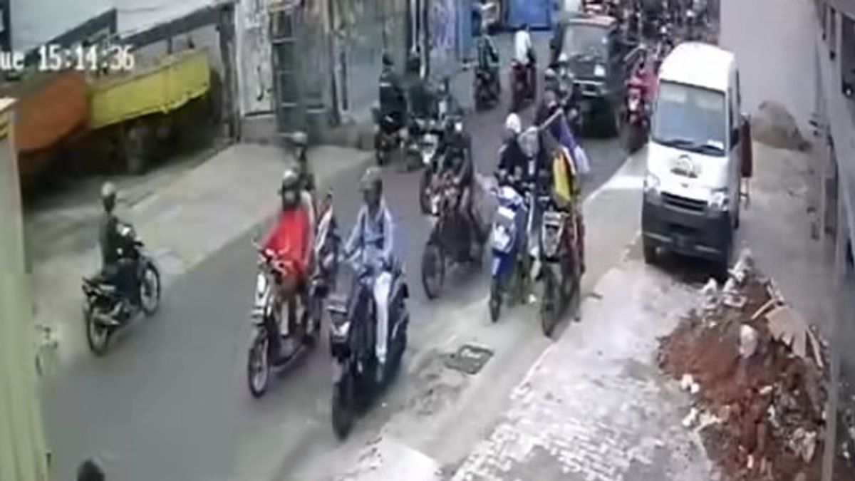 注意してください！タンゲランには警察を名乗るベガルバイクがあります