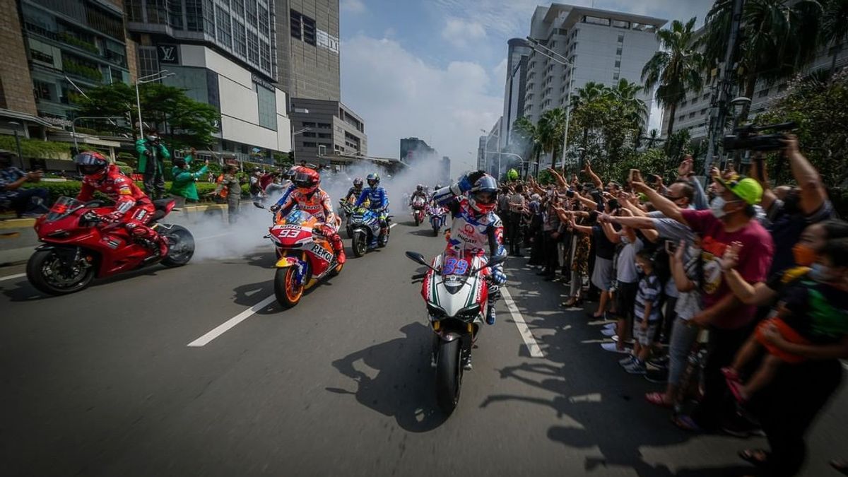 MotoGP车手对印尼人的反应的印象：他们真的很疯狂！